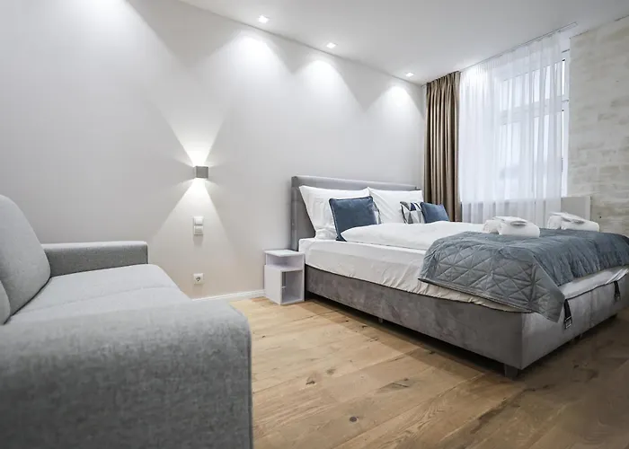 Brand New! Gold - Right Near Schönbrunn Palace Apartment *